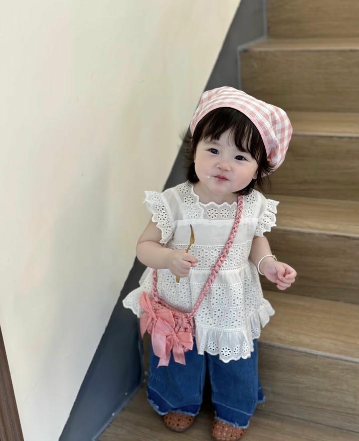 Whatsapp DP Cute Baby Girl Latest
