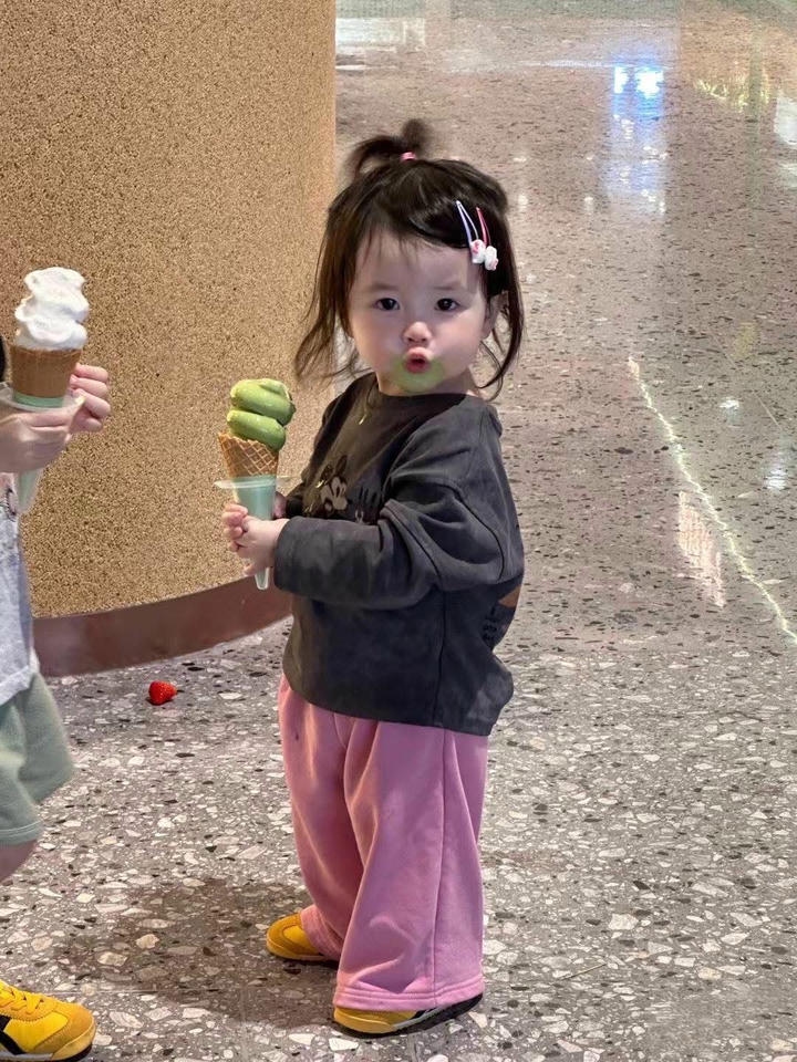Whatsapp DP Cute Baby Girl Pic